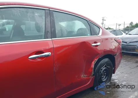 2015 Nissan Altima 2.5 S из США, поврежденный, VIN 1N4AL3AP0FC281352